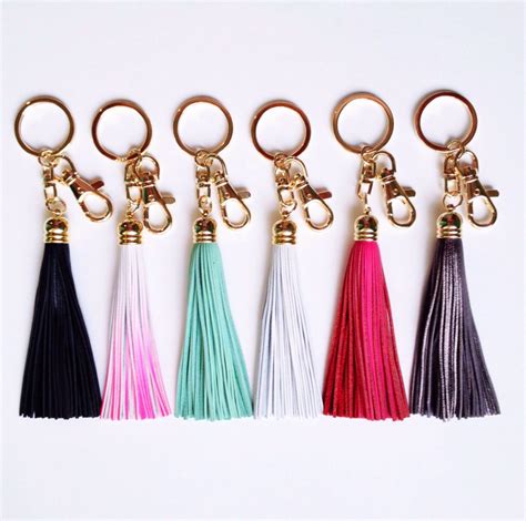 Tassel keychain in leather 